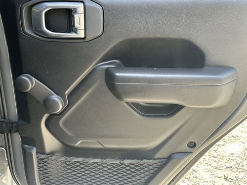 Used 2021 Jeep Wrangler Unlimited Sport image 17