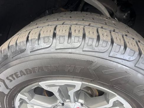 Used 2019 GMC Sierra 1500 SLE w/ SLE Value Package AWD/4WD image 29