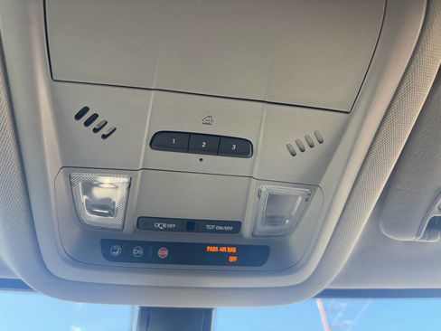 Used 2019 GMC Acadia SLT image 47