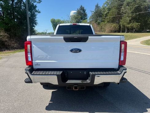 Used 2023 Ford F350 XL w/ FX4 Off-Road Package AWD/4WD image 3