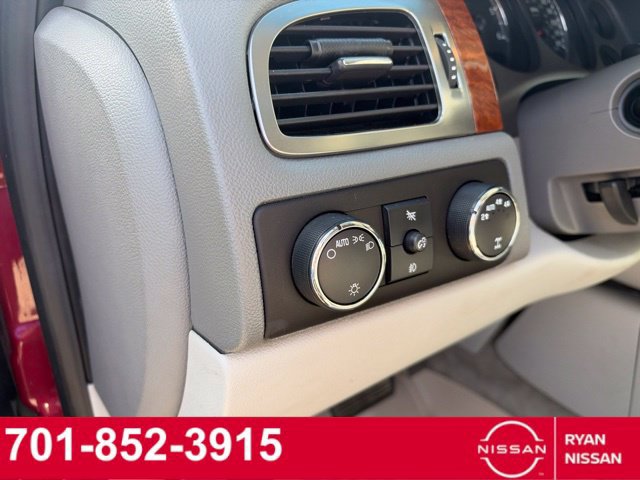 Used 2007 GMC Yukon SLT w/ SLT Preferred Equipment Group AWD/4WD image 10