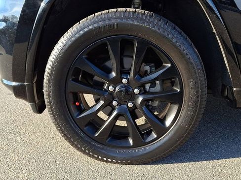 Used 2018 Jeep Grand Cherokee Altitude image 8