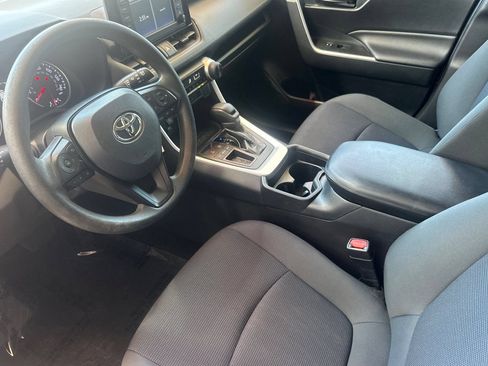 Certified 2019 Toyota RAV4 LE w/ Carpet Mat Package FWD image 12