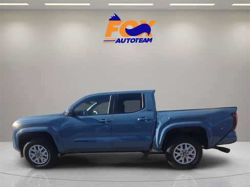 New 2026 Toyota Tacoma SR5 image 2