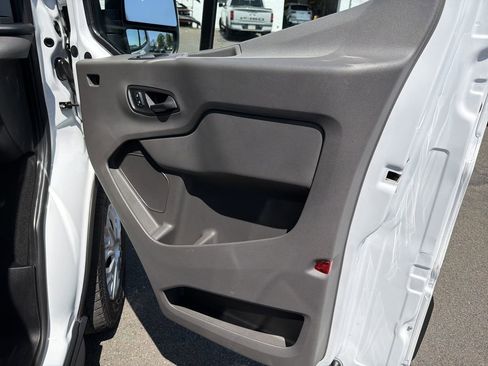 Used 2025 Ford Transit 350 XLT RWD image 12