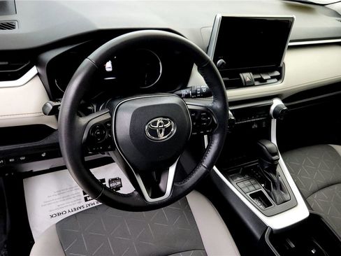 Used 2023 Toyota RAV4 XLE w/ Convenience Package image 23