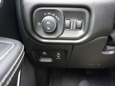 Used 2022 RAM 1500 Laramie image 5