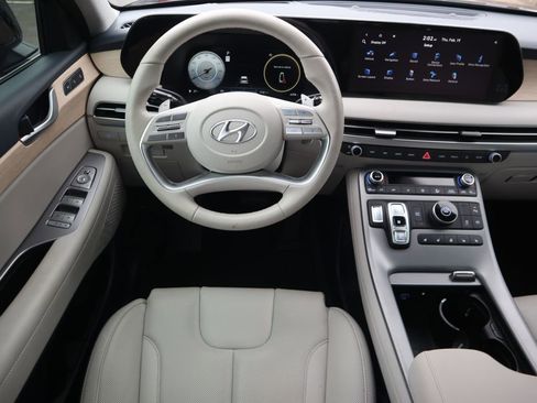 Used 2025 Hyundai Palisade Limited image 12
