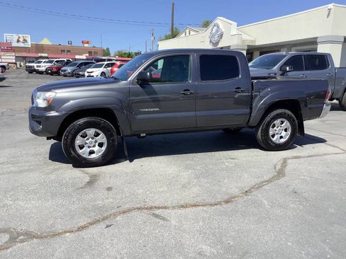 Used 2014 Toyota Tacoma 4x4 Double Cab w/ SR5 Package image 20