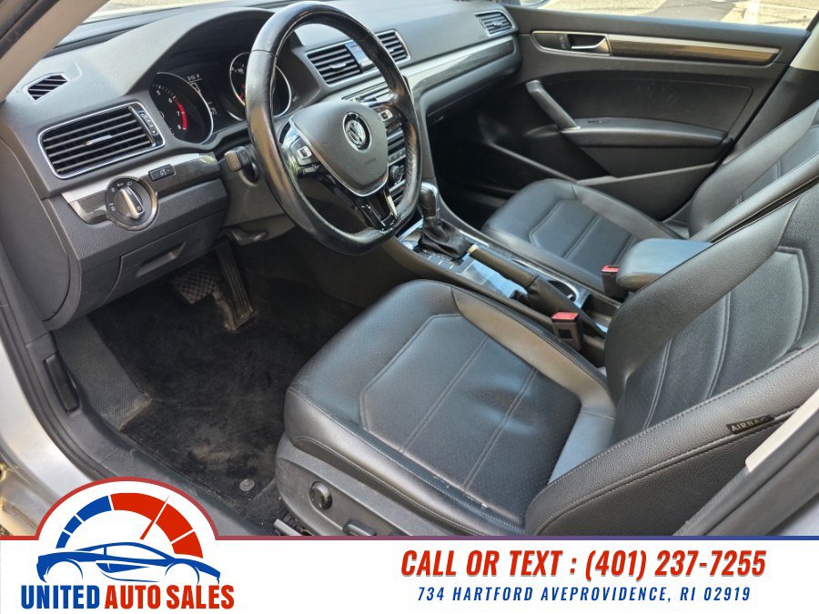 Used 2018 Volkswagen Passat 2.0T SE w/ SE Lighting Package FWD image 9