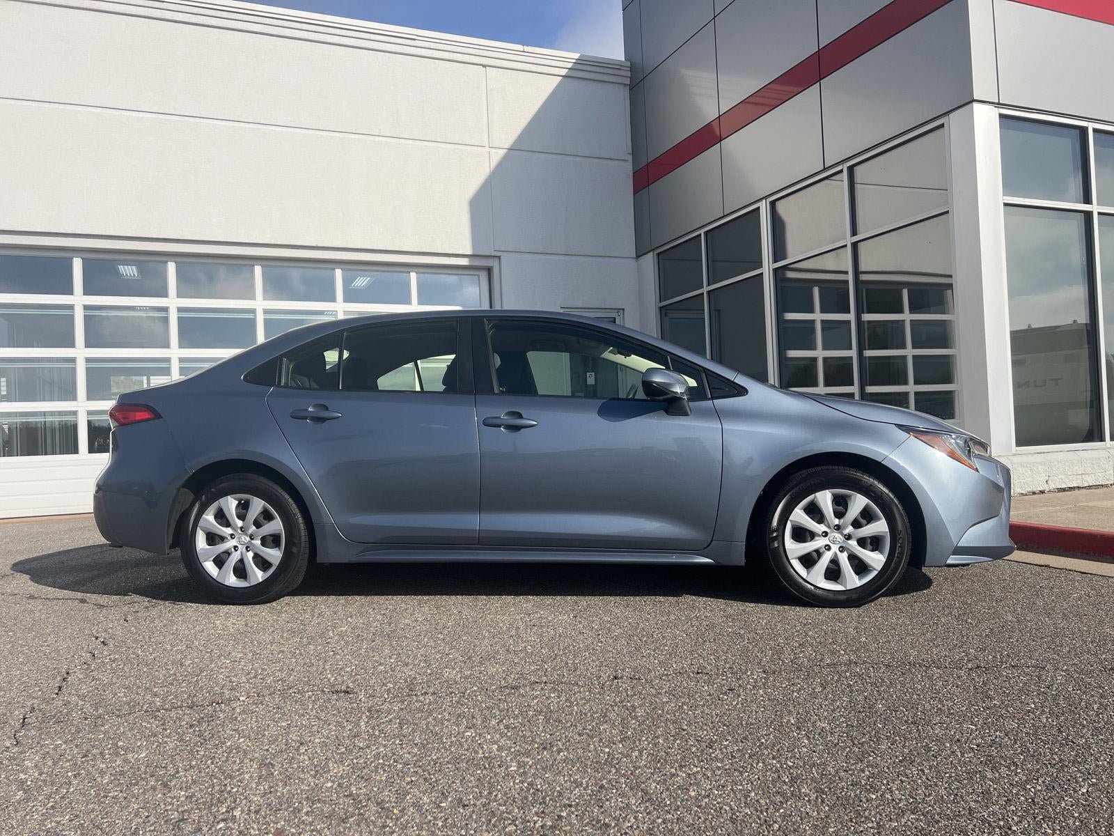 Used 2021 Toyota Corolla LE FWD image 25