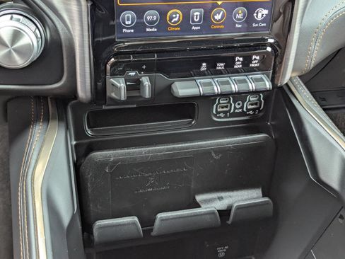 Used 2020 RAM 1500 Limited AWD/4WD image 32