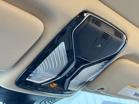 Used 2020 BMW 750i xDrive w/ Executive Package image 34