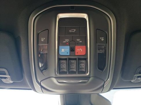 Used 2025 Jeep Grand Cherokee L Limited w/ Luxury Tech Group II AWD/4WD image 30