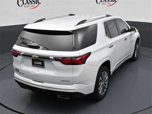 Used 2022 Chevrolet Traverse Premier image 22