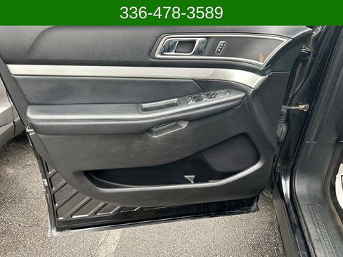 Used 2017 Ford Explorer XLT w/ Equipment Group 202A AWD/4WD image 10
