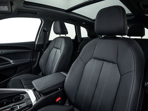 Certified 2025 Audi Q5 Premium w/ Convenience Package image 13