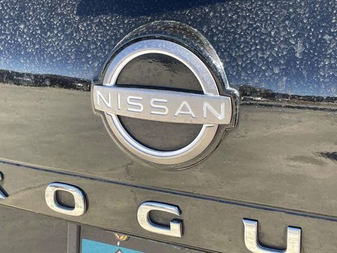 Used 2023 Nissan Rogue SV image 8