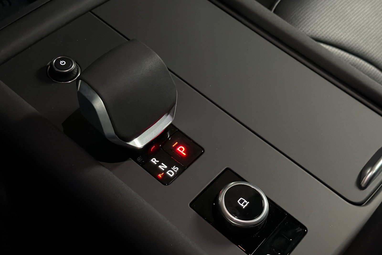 New 2026 Land Rover Discovery S AWD/4WD image 16