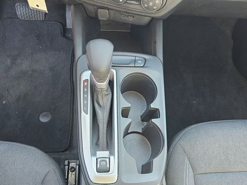 Used 2025 Chevrolet Trax LS image 23