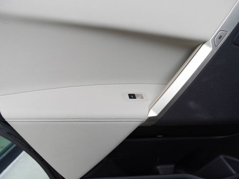 Certified 2025 BMW iX xDrive50 image 32