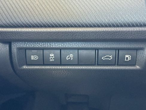 Used 2025 Toyota Camry SE FWD image 38