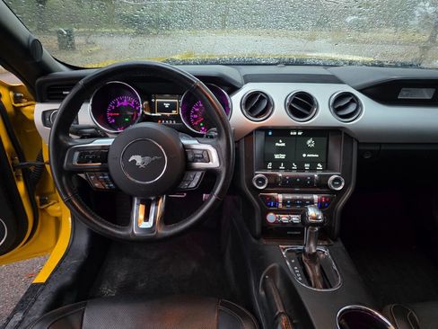 Used 2017 Ford Mustang Premium image 21