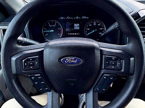 Used 2017 Ford F450 XLT w/ XLT Premium Package image 11