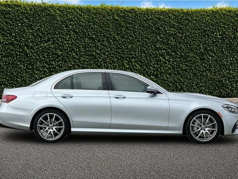 Used 2022 Mercedes-Benz E 350 Sedan image 3