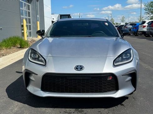Used 2022 Toyota GR86 Premium w/ ALL Weather Mat Package (TMS) RWD image 2