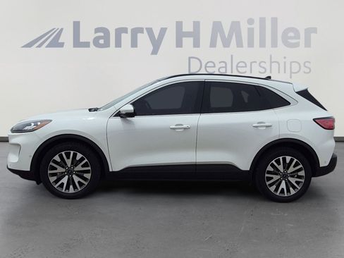 Used 2020 Ford Escape Titanium w/ Titanium Premium Package 2.0 AWD/4WD image 2