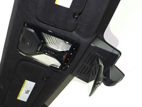 Used 2023 BMW X7 xDrive40i w/ M Sport Package image 18