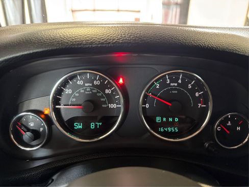 Used 2012 Jeep Wrangler Unlimited Sahara AWD/4WD image 20