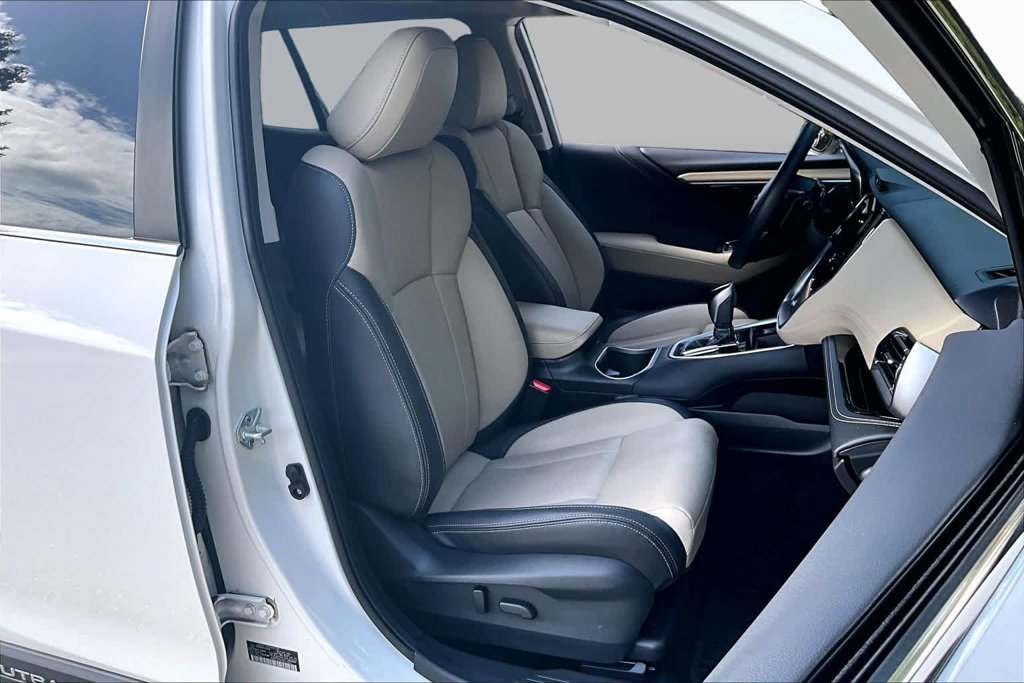 Used 2023 Subaru Outback Limited AWD/4WD image 8