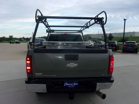 Used 2007 Chevrolet Silverado 2500 LT w/ Snow Plow Prep Package AWD/4WD image 3