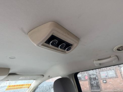 Used 2008 Chrysler Town & Country LX FWD image 18