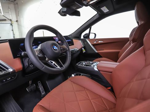 New 2026 BMW iX xDrive60 w/ M Sport Package AWD/4WD image 10