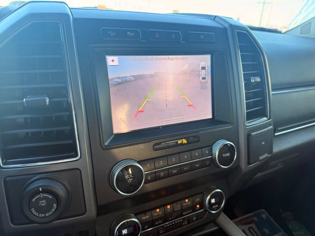 Used 2019 Ford Expedition XLT w/ Equipment Group 202A AWD/4WD image 9