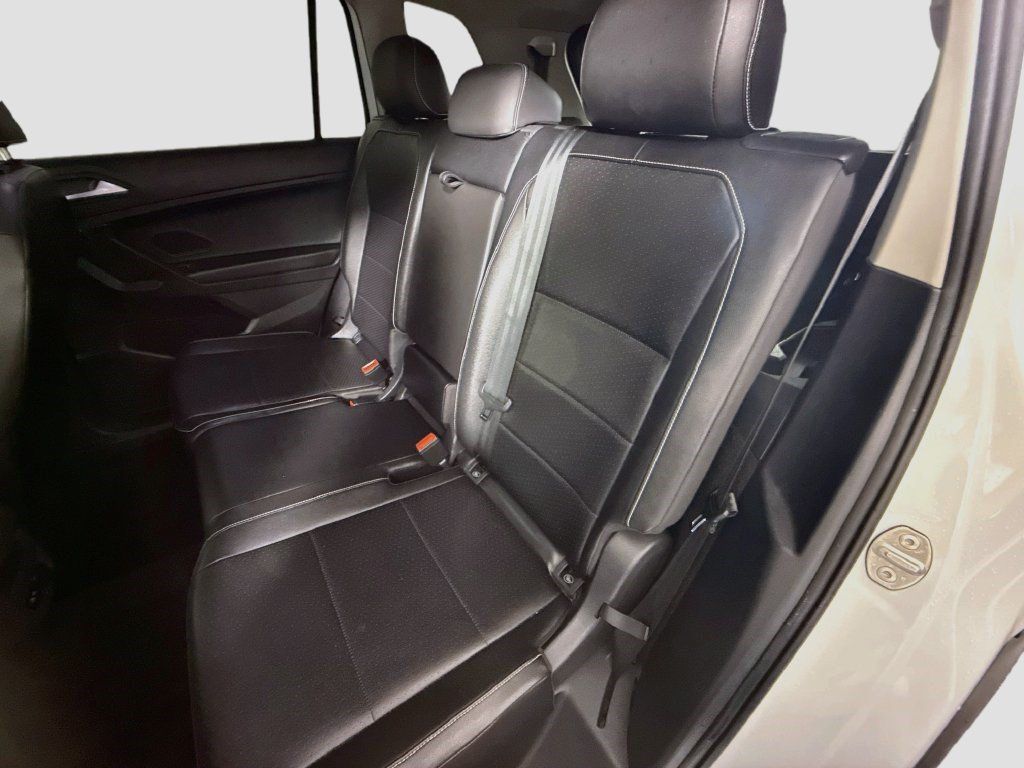 Used 2021 Volkswagen Tiguan SE AWD/4WD image 24