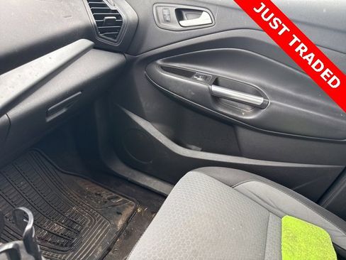 Used 2017 Ford Escape SE w/ SE Cold Weather Package image 4