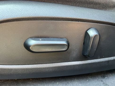 Used 2017 Chevrolet Cruze LT w/ Convenience Package image 29