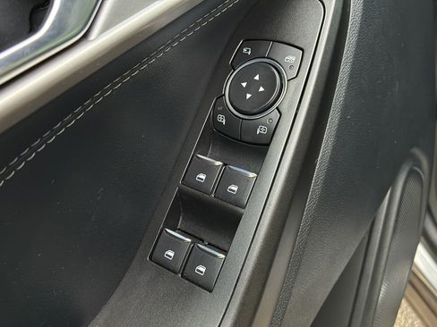 Used 2020 Ford Explorer Limited RWD image 11