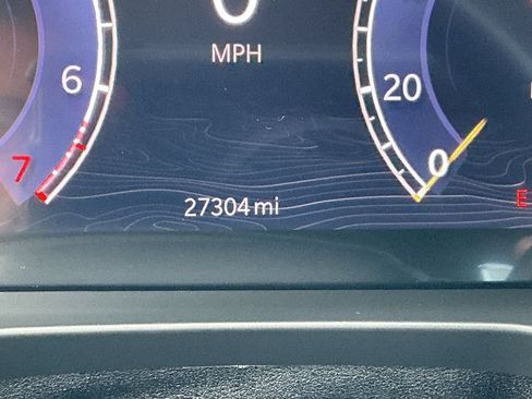 Certified 2023 Jeep Grand Cherokee L Limited AWD/4WD image 19