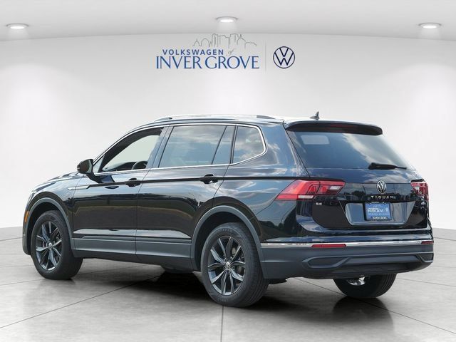 Certified 2024 Volkswagen Tiguan SE w/ Panoramic Sunroof Package AWD/4WD image 5