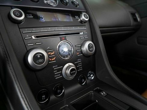 Used 2010 Aston Martin V8 Vantage Roadster image 21