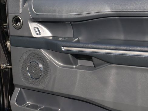 Used 2023 Ford Expedition XLT image 16