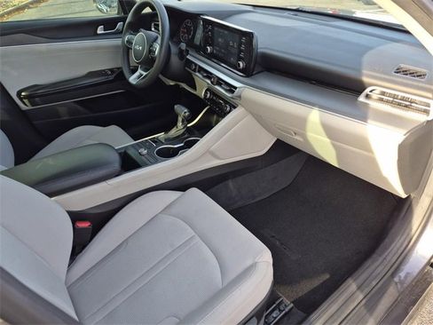 Used 2022 Kia K5 LXS image 10