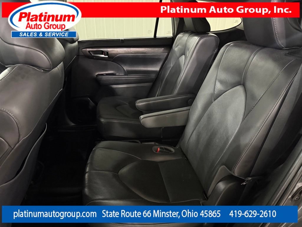 Used 2020 Toyota Highlander Limited FWD image 29