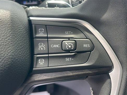 New 2025 Jeep Grand Cherokee Limited w/ Black Appearance Package image 23