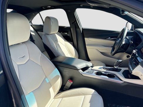 Used 2025 Cadillac CT4 Premium Luxury RWD image 29